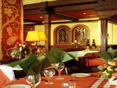 Hotel Lindenwirt Рюдесгайм-ам-Райн Екстер'єр фото